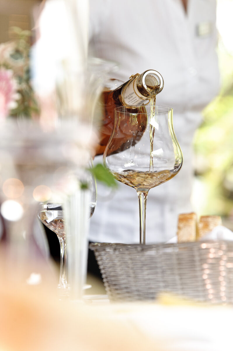 10 Mythen über Schnaps Obstbrände trinkt man aus einem kleinen Stamperl – oder?