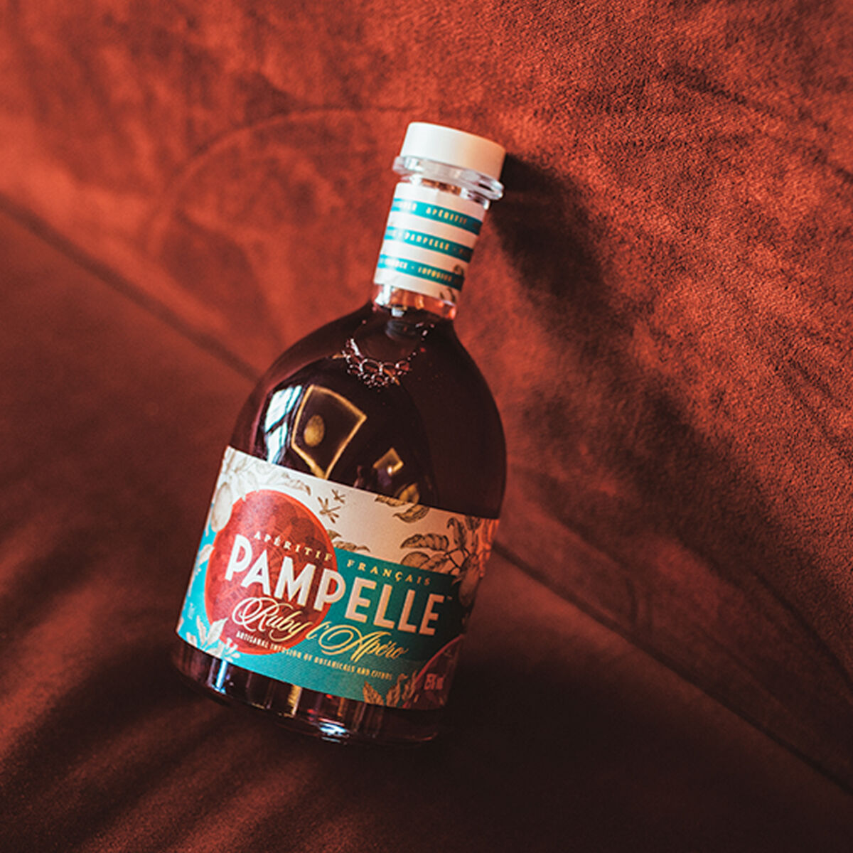 Pampelle & Schweppes Dry Tonic trinken – die beste Art, den Sommer zu genießen