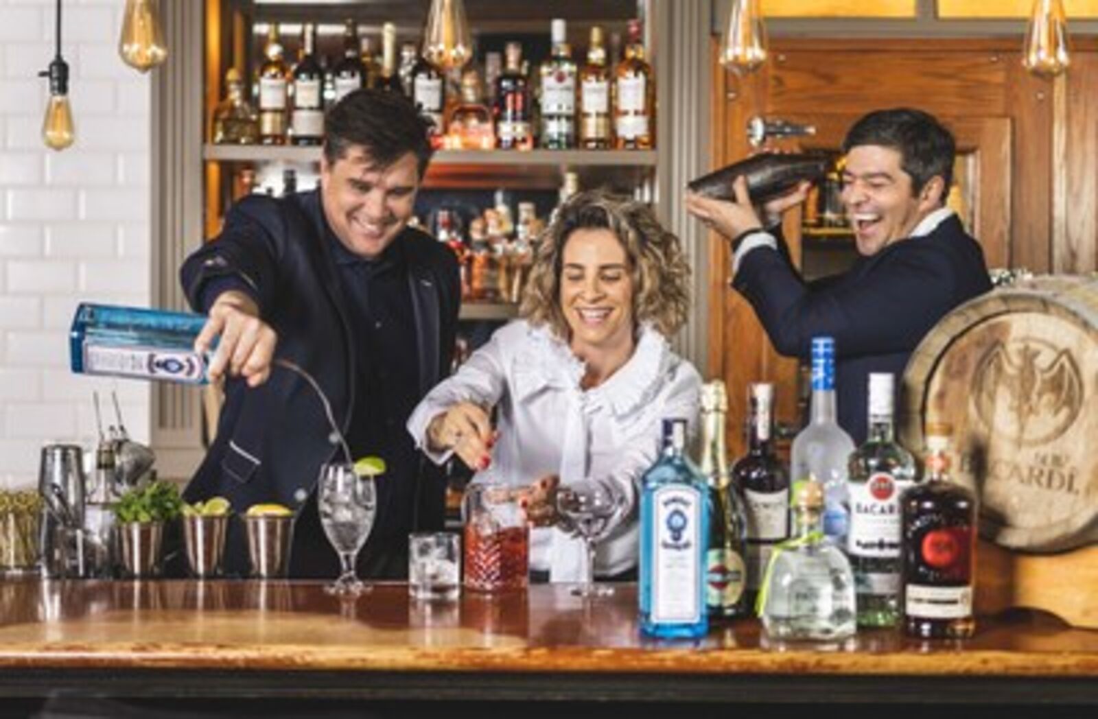 Bacardi 2020 Cocktail Trends Report Forscher auf Barhockern: 7.000 Bacardi-Mitarbeiter schwärmen aus, um in den Bars dieser Welt Cocktail-Trends aufzuspüren