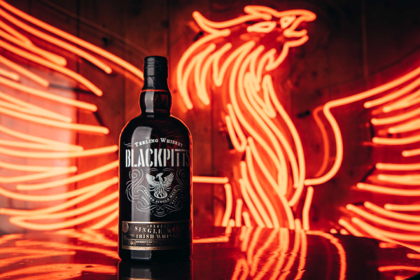 Teeling Whiskey stellt mit der Neuheit „Blackpitts“ den ersten in Dublin hergestellten Peated Single Malt vor
